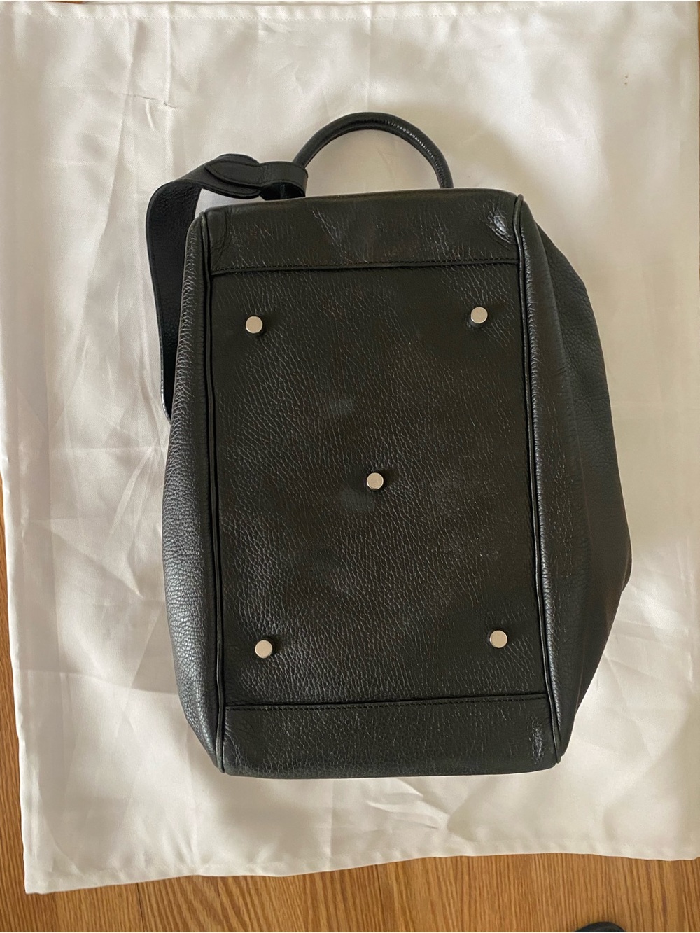 Black Leather Shoulder Lindy Bag - sliver metal accessories - Picture 7 of 7